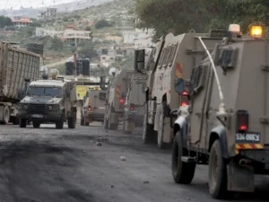 استشهاد شاب واعتقال 60 آخرين في اقتحام الاحتلال لمناطق في الضفة الغربية